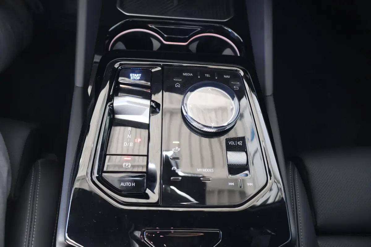 eDrive40 | M Sportpakket Pro | Panoramadak | Harman Kardon | Driving Assistant Professional | Head-Up Display