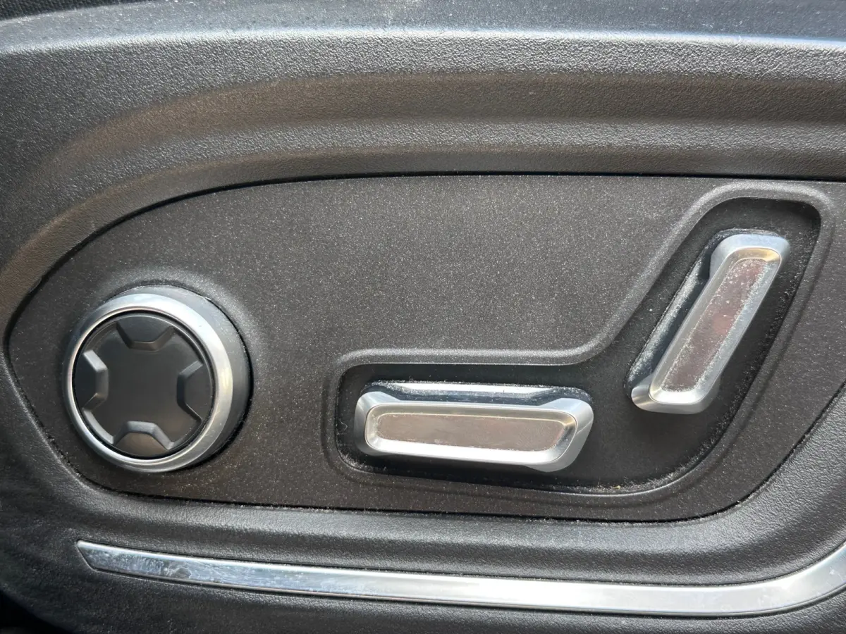 1.5 PHEV 6,6kWh SOH 97% PANO 360°cam Apple/Android Navi ]