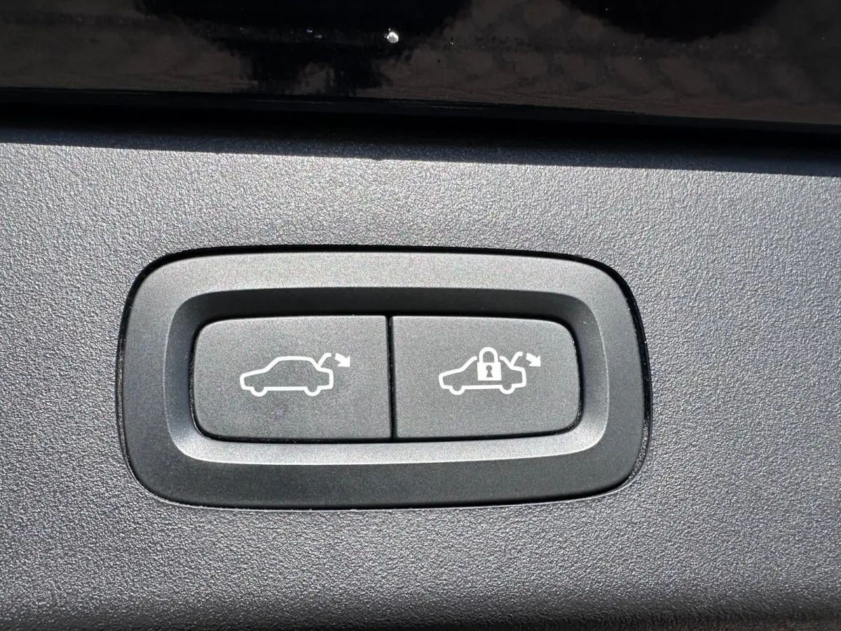 1.5 PHEV 6,6kWh SOH 97% PANO 360°cam Apple/Android Navi ]