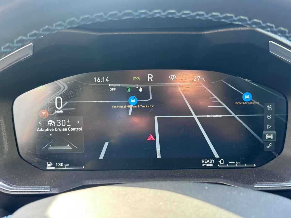 1.5 PHEV 6,6kWh SOH 97% PANO 360°cam Apple/Android Navi ]
