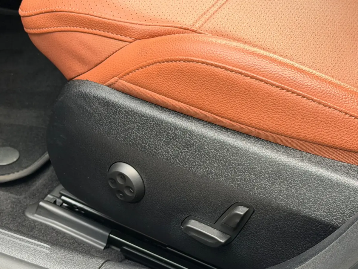 200 Luxury Line, 1e eigenaar, NAP, CarPlay, Leder, DISTRONIC, 18 inch