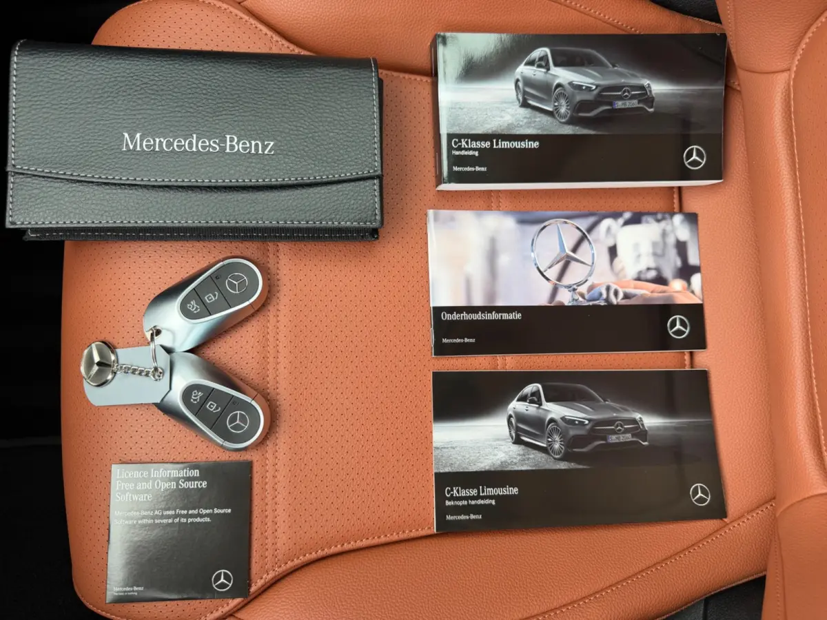 200 Luxury Line, 1e eigenaar, NAP, CarPlay, Leder, DISTRONIC, 18 inch