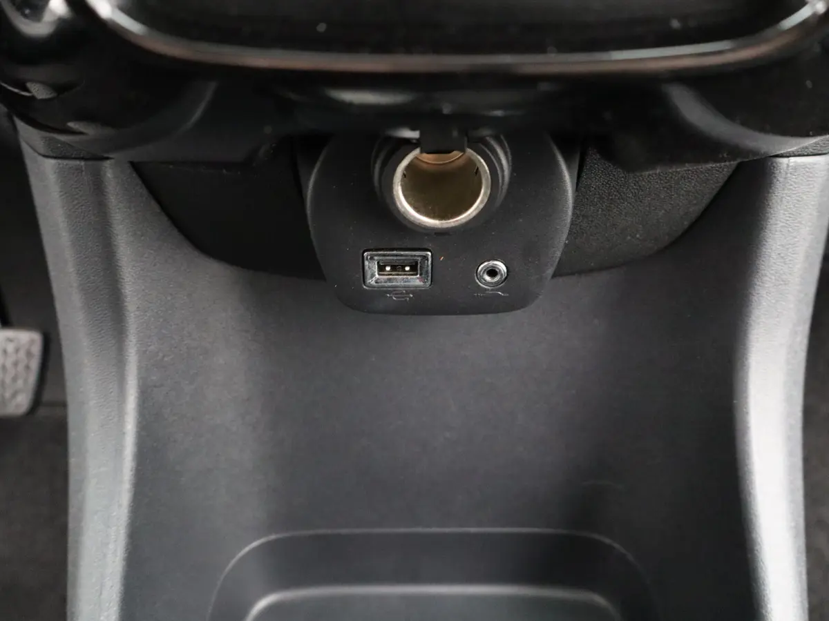 1.0 e-VTi Allure | Carplay | Camera | Clima | Bluetooth | 15" LMV |