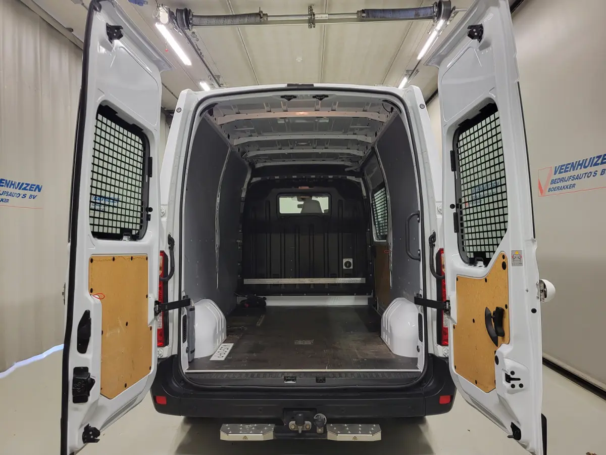 2.3dCi 180pk L2/H2 Euro 6!