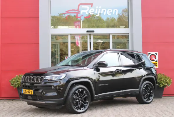 4xe 240PK Plug-in Hybrid UPLAND | LAGE KM STAND! | NAVIGATIE | DRAADLOZE APPLE CARPLAY/ANDROID AUTO | DRAADLOZE TELEFOONLADER | ALL SEASON BANDEN | KEYLESS ENTRY/START | ADAPTIVE CRUISE CONT