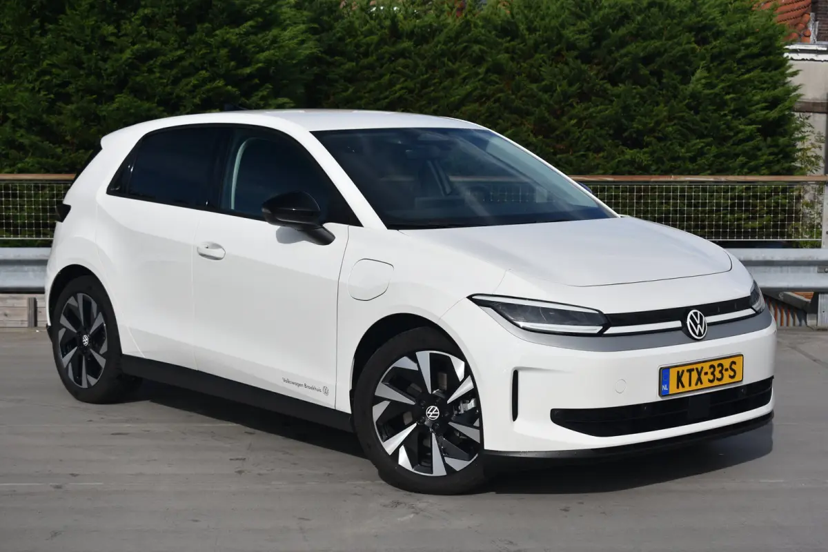 Life First Edition 52 kWh | CAMERA | STOEL+STUUR VERW. | ADAPT.CRUISE | 2-ZONE CLIMA | APP.CONNECT | DODEHOEK | DAB+ | FULL.LED |