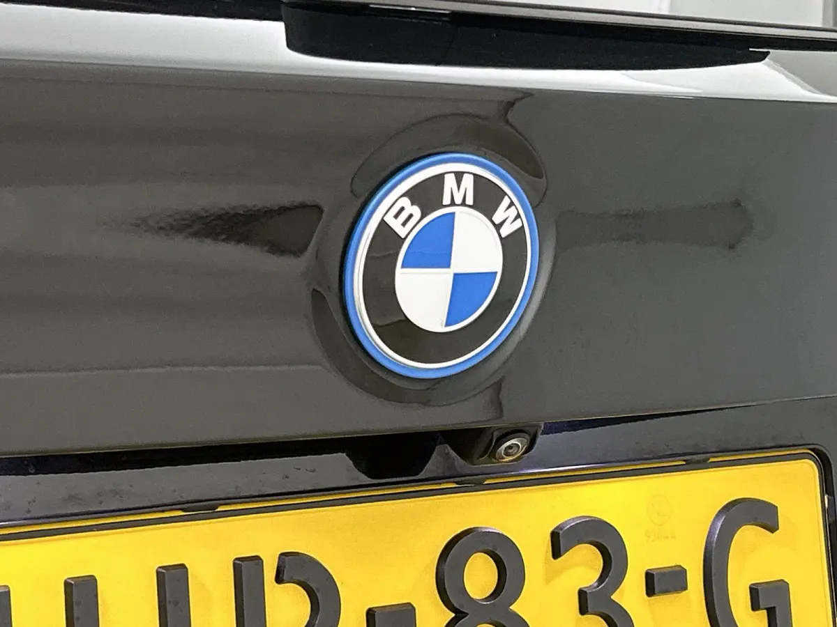 xDrive30e High Executive | FACELIFT | ACHTERUITRIJCAMERA | LEDER | APPLE CARPLAY - ANDROID AUTO | STOELVERWARMING | STUURWIELVERWARMING | CLIMATE CONTROL | CRUISE CONTROL |