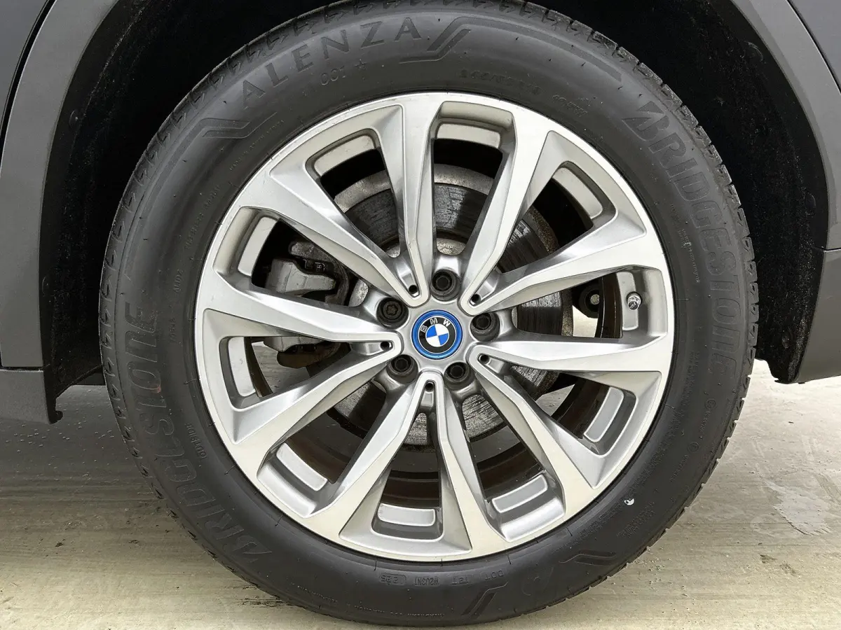 xDrive30e High Executive | FACELIFT | ACHTERUITRIJCAMERA | LEDER | APPLE CARPLAY - ANDROID AUTO | STOELVERWARMING | STUURWIELVERWARMING | CLIMATE CONTROL | CRUISE CONTROL |
