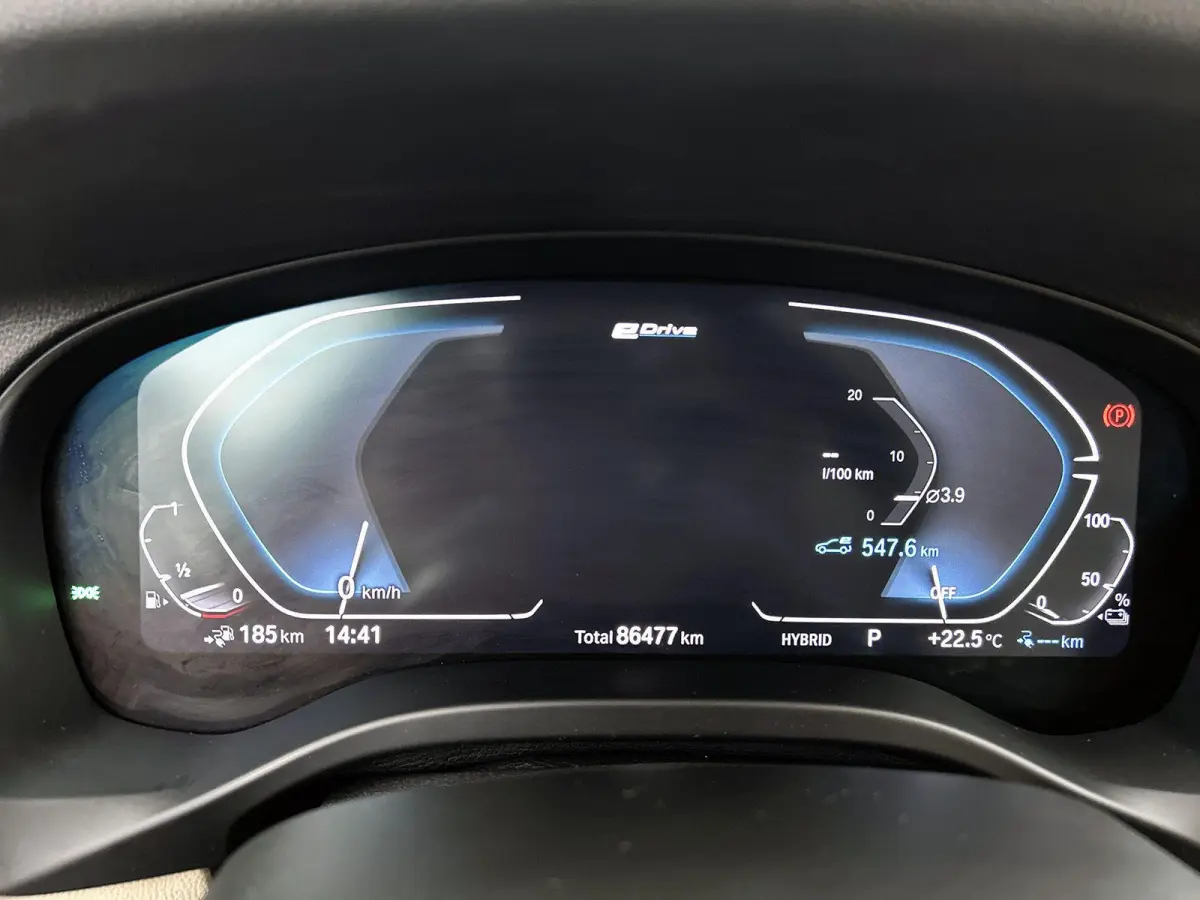 xDrive30e High Executive | FACELIFT | ACHTERUITRIJCAMERA | LEDER | APPLE CARPLAY - ANDROID AUTO | STOELVERWARMING | STUURWIELVERWARMING | CLIMATE CONTROL | CRUISE CONTROL |