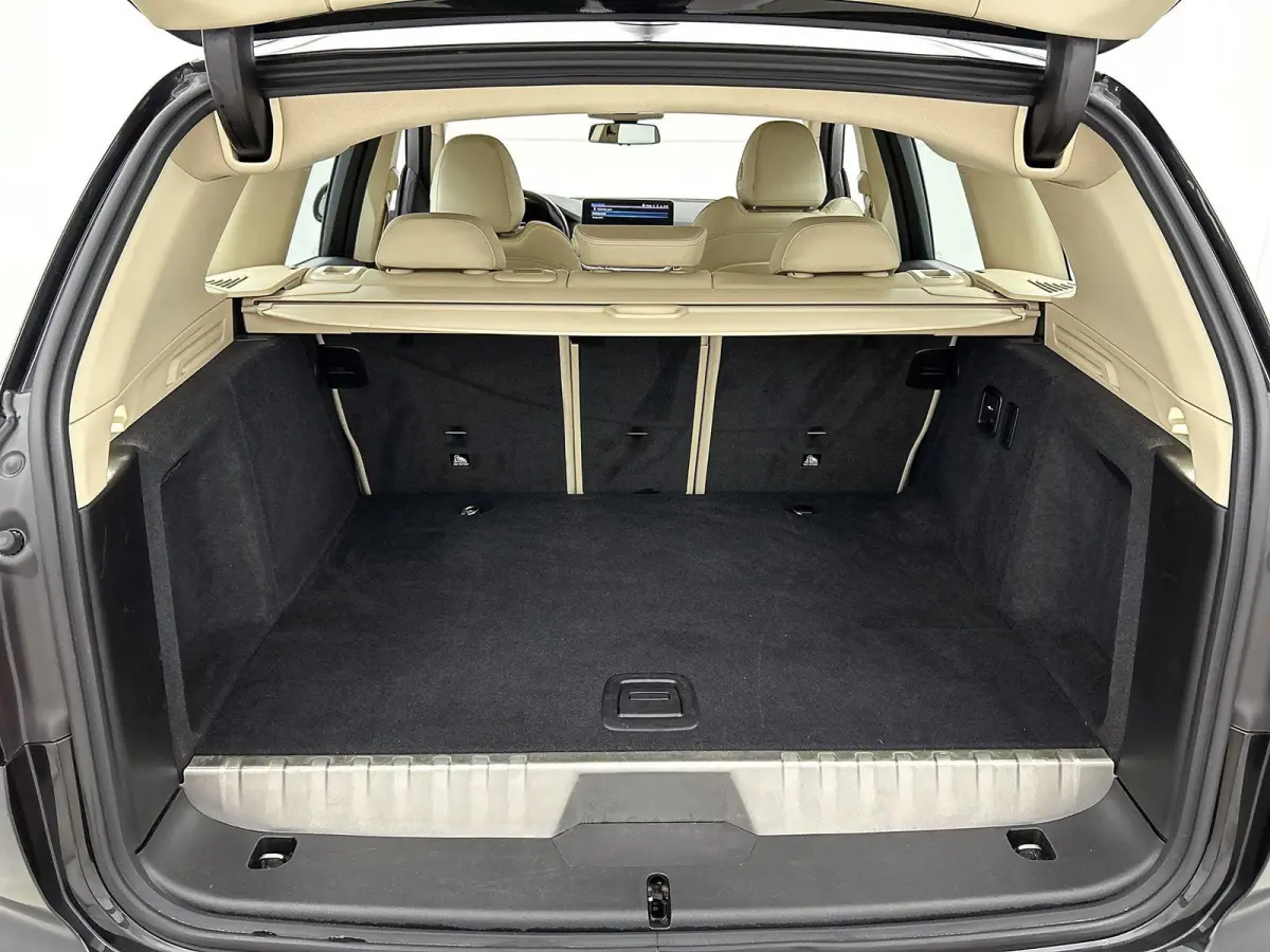 xDrive30e High Executive | FACELIFT | ACHTERUITRIJCAMERA | LEDER | APPLE CARPLAY - ANDROID AUTO | STOELVERWARMING | STUURWIELVERWARMING | CLIMATE CONTROL | CRUISE CONTROL |