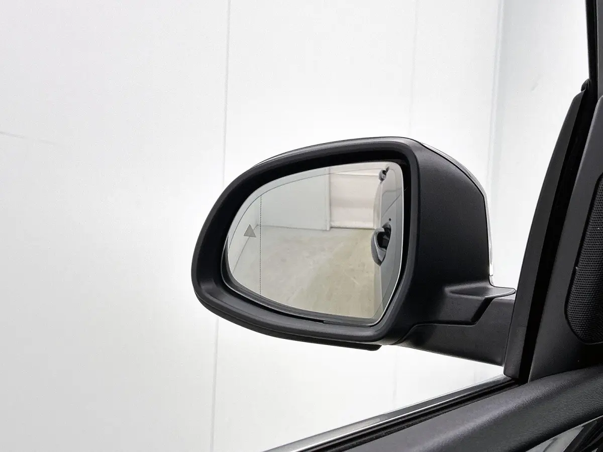 xDrive30e High Executive | FACELIFT | ACHTERUITRIJCAMERA | LEDER | APPLE CARPLAY - ANDROID AUTO | STOELVERWARMING | STUURWIELVERWARMING | CLIMATE CONTROL | CRUISE CONTROL |