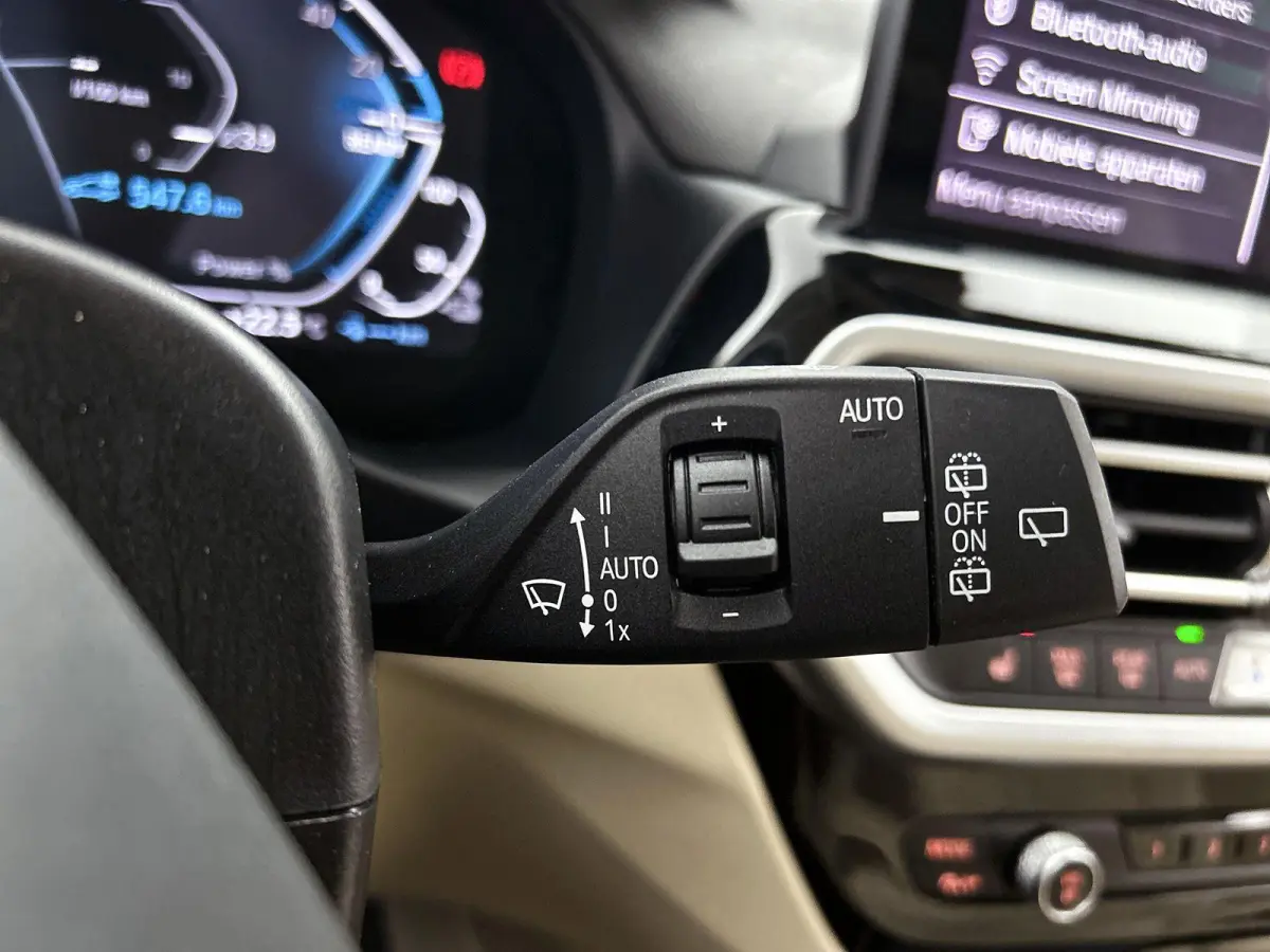 xDrive30e High Executive | FACELIFT | ACHTERUITRIJCAMERA | LEDER | APPLE CARPLAY - ANDROID AUTO | STOELVERWARMING | STUURWIELVERWARMING | CLIMATE CONTROL | CRUISE CONTROL |
