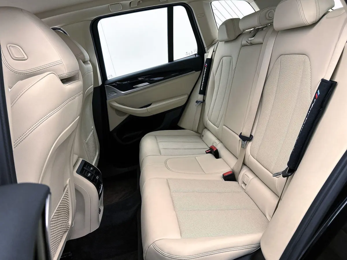 xDrive30e High Executive | FACELIFT | ACHTERUITRIJCAMERA | LEDER | APPLE CARPLAY - ANDROID AUTO | STOELVERWARMING | STUURWIELVERWARMING | CLIMATE CONTROL | CRUISE CONTROL |