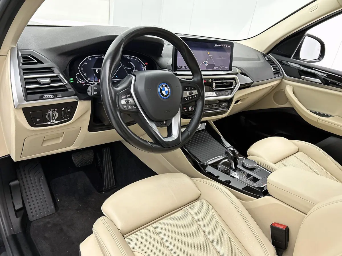 xDrive30e High Executive | FACELIFT | ACHTERUITRIJCAMERA | LEDER | APPLE CARPLAY - ANDROID AUTO | STOELVERWARMING | STUURWIELVERWARMING | CLIMATE CONTROL | CRUISE CONTROL |