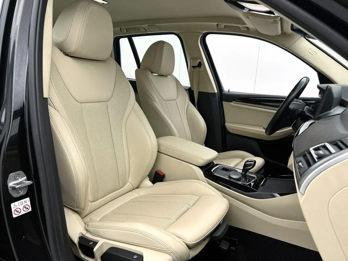 xDrive30e High Executive | FACELIFT | ACHTERUITRIJCAMERA | LEDER | APPLE CARPLAY - ANDROID AUTO | STOELVERWARMING | STUURWIELVERWARMING | CLIMATE CONTROL | CRUISE CONTROL |