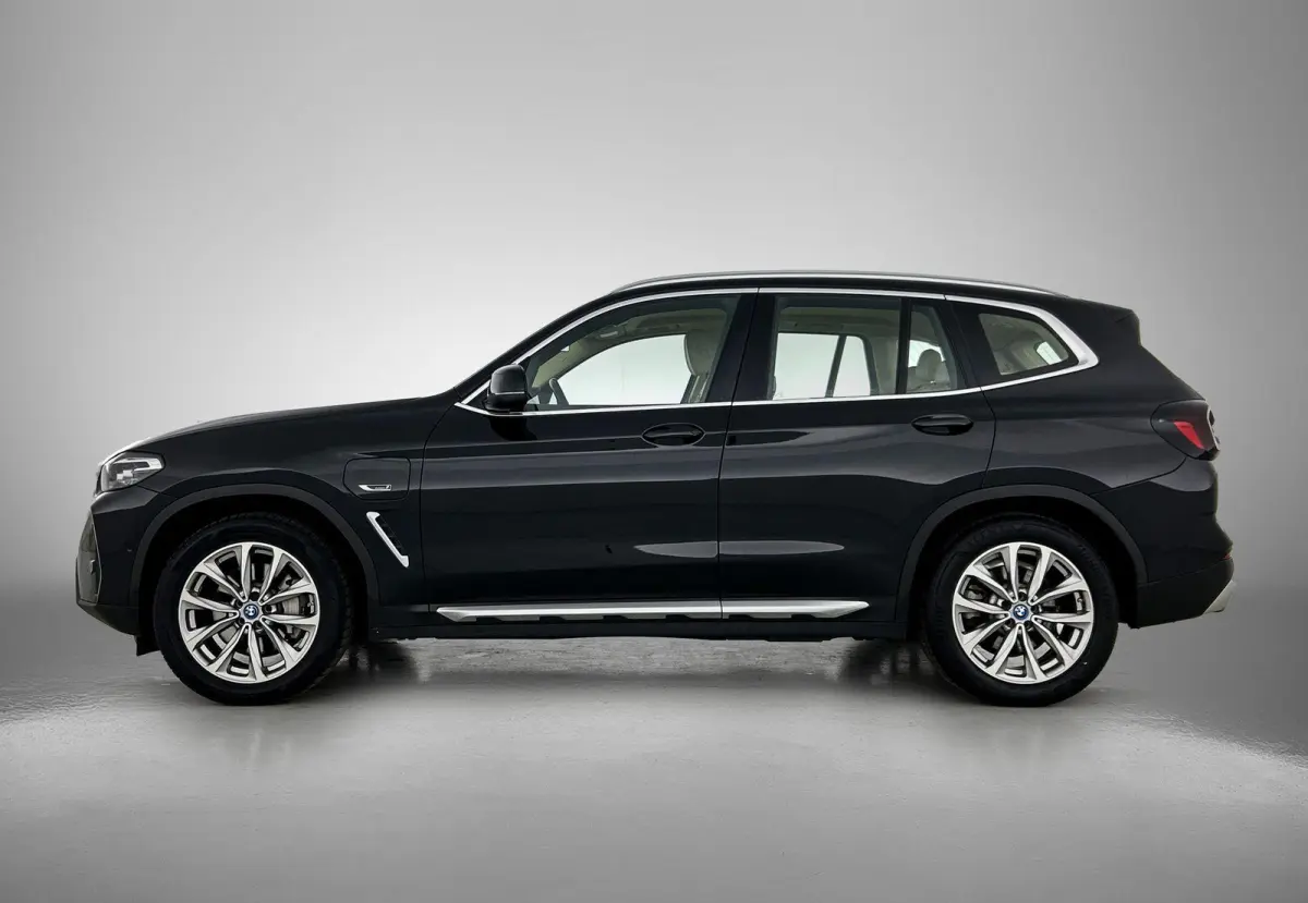 xDrive30e High Executive | FACELIFT | ACHTERUITRIJCAMERA | LEDER | APPLE CARPLAY - ANDROID AUTO | STOELVERWARMING | STUURWIELVERWARMING | CLIMATE CONTROL | CRUISE CONTROL |