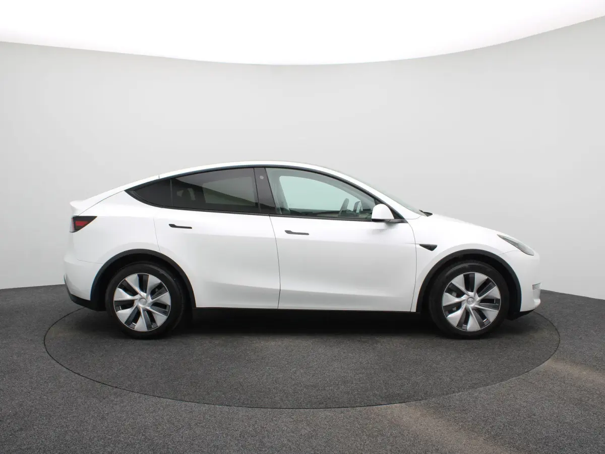 Long Range AWD 75 kWh | PANORAMADAK | STOELVERWARMING VOOR EN ACHTER | 19 " LICHTMETALEN VELGEN | 12 MAANDEN BOVAG GARANTIE |