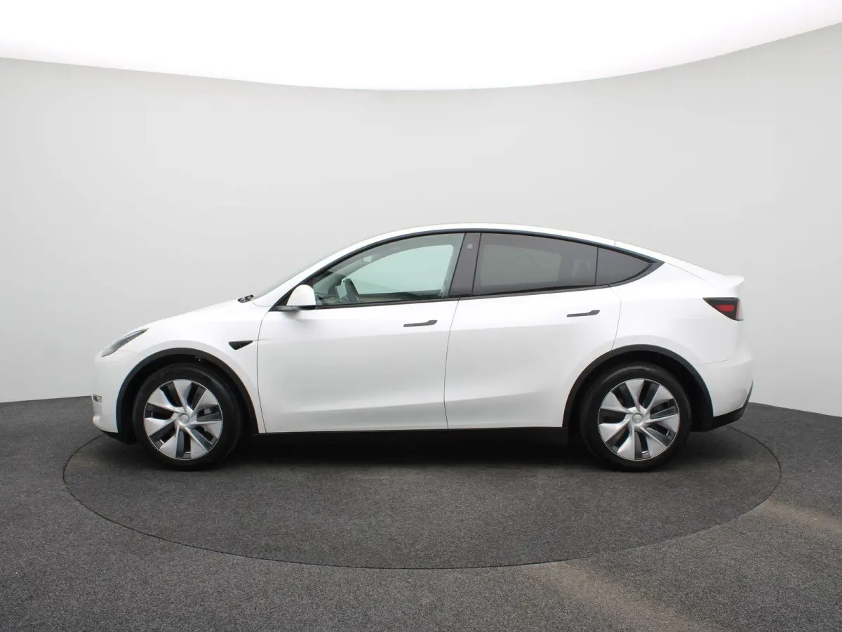 Long Range AWD 75 kWh | PANORAMADAK | STOELVERWARMING VOOR EN ACHTER | 19 " LICHTMETALEN VELGEN | 12 MAANDEN BOVAG GARANTIE |
