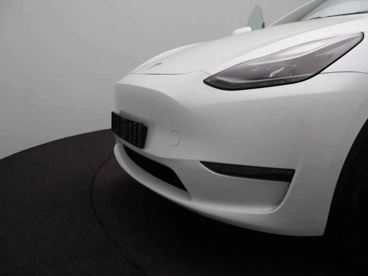 Long Range AWD 75 kWh | PANORAMADAK | STOELVERWARMING VOOR EN ACHTER | 19 " LICHTMETALEN VELGEN | 12 MAANDEN BOVAG GARANTIE |