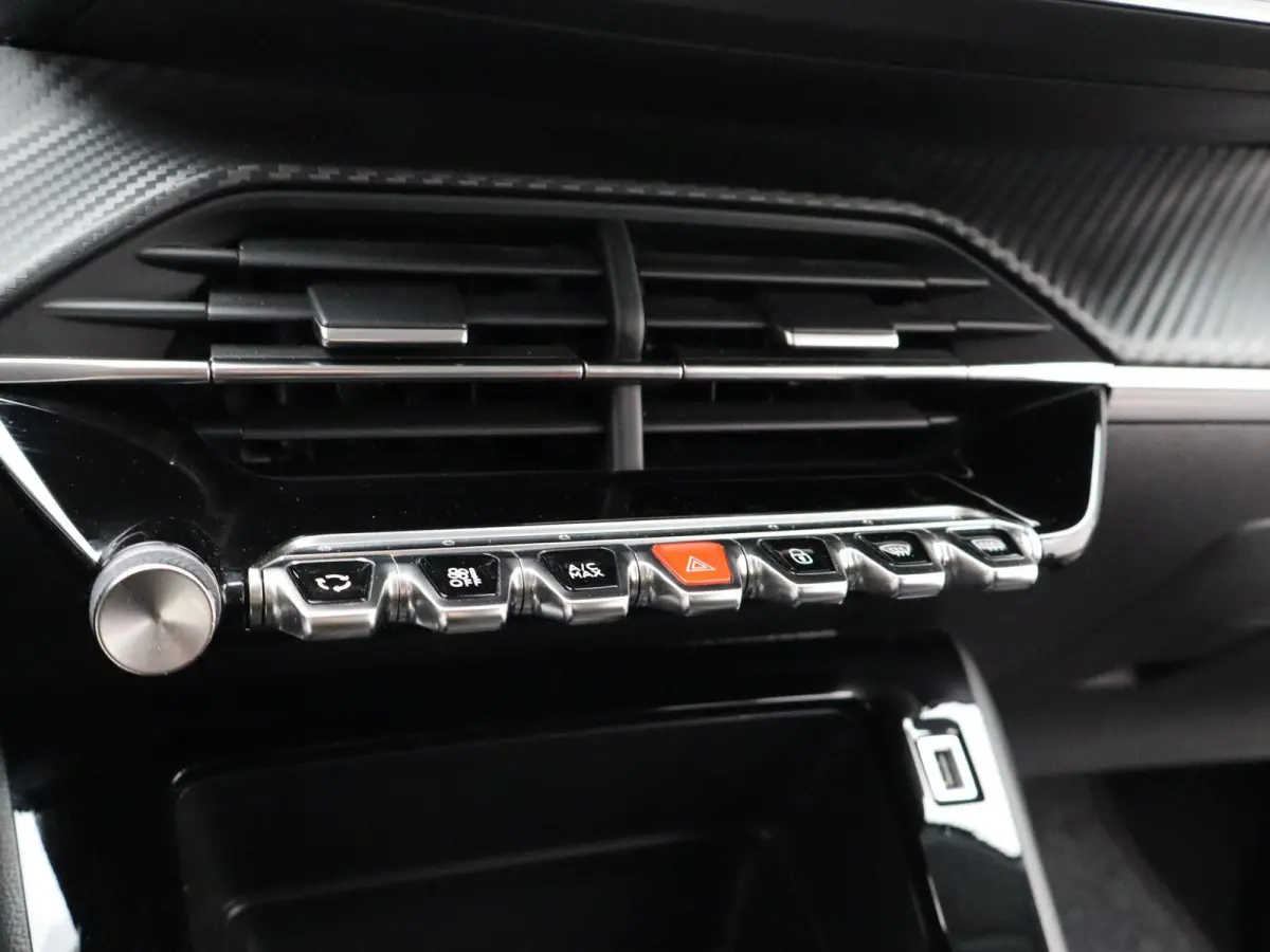 1.2 PureTech Active | AIRCO | APPLE/ANDROID CARPLAY | CRUISE CONTROL | 12 MAANDEN BOVAG GARANTIE |