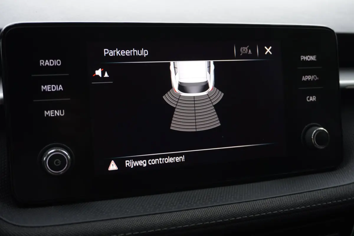 1.0 TSI Business Edition 5deurs | Airco | Navigatie | CarPlay | Vol opties | 2023 | Inruil mogelijk