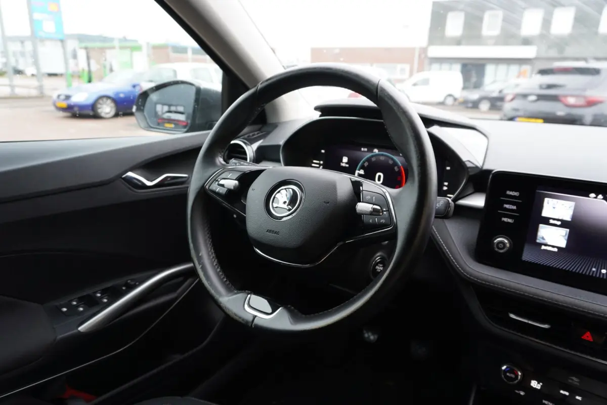 1.0 TSI Business Edition 5deurs | Airco | Navigatie | CarPlay | Vol opties | 2023 | Inruil mogelijk