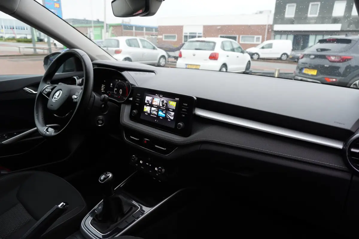 1.0 TSI Business Edition 5deurs | Airco | Navigatie | CarPlay | Vol opties | 2023 | Inruil mogelijk