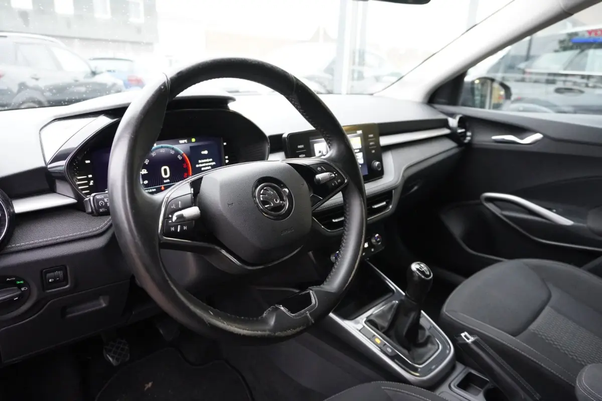 1.0 TSI Business Edition 5deurs | Airco | Navigatie | CarPlay | Vol opties | 2023 | Inruil mogelijk