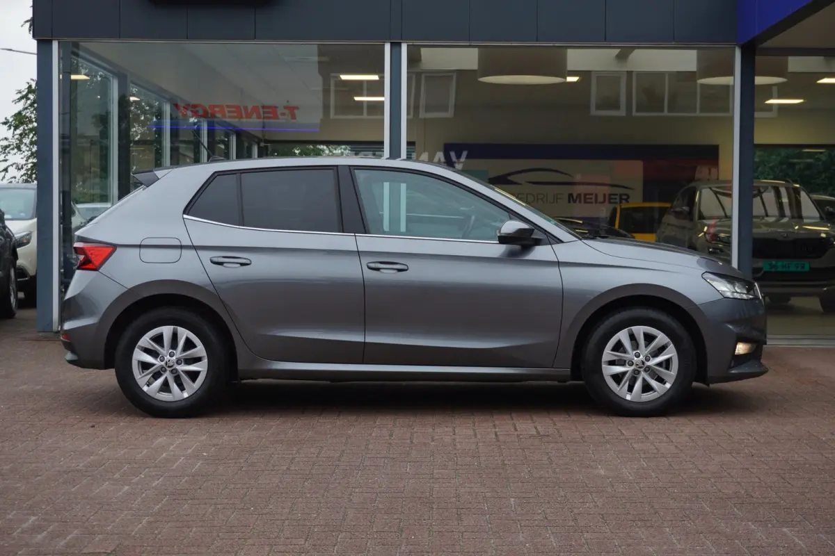 1.0 TSI Business Edition 5deurs | Airco | Navigatie | CarPlay | Vol opties | 2023 | Inruil mogelijk