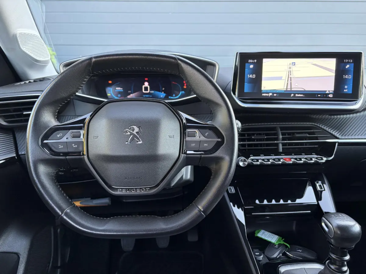 1.2 PureTech Allure ✓D-riem vv in 10-2025✓1e Eigenaar✓360° Camera✓Carplay✓Navi✓101pk✓LED✓Clima✓Cruise✓6 Bak✓Pdc✓Lm velgen✓Halfleder✓Recent beurt gehad✓N.A.P✓