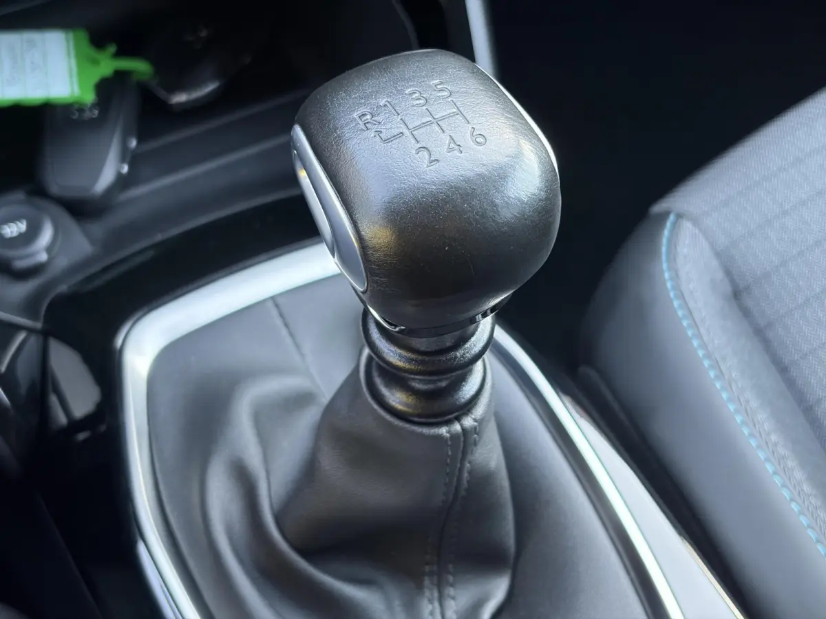 1.2 PureTech Allure ✓D-riem vv in 10-2025✓1e Eigenaar✓360° Camera✓Carplay✓Navi✓101pk✓LED✓Clima✓Cruise✓6 Bak✓Pdc✓Lm velgen✓Halfleder✓Recent beurt gehad✓N.A.P✓