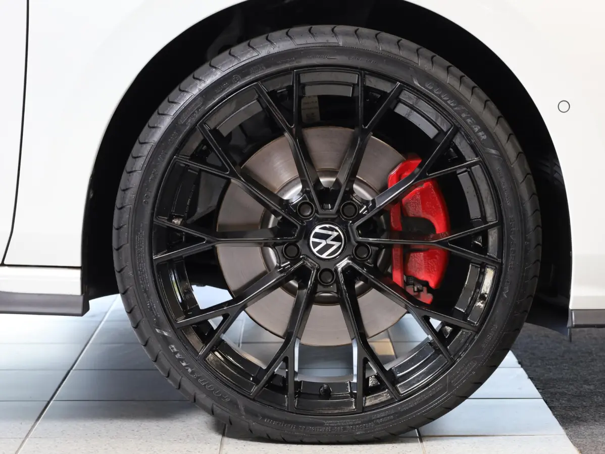 GTE 1.5 eHybrid 272PK | Panodak | Leer | 19"Inch | Black Style | Garantie 2031 | Head-up | Stoel Ventilatie | Memory |
