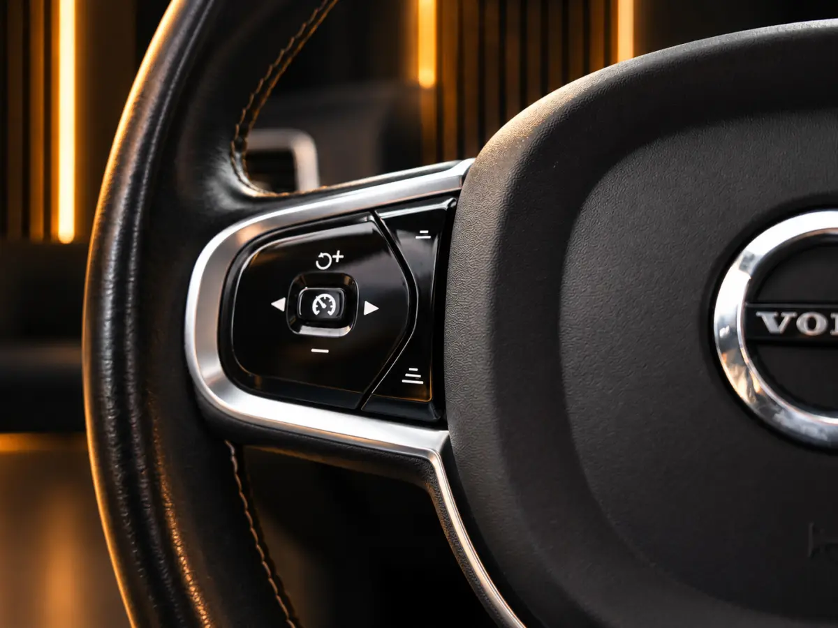 2.0 T8 Recharge AWD R-Design 7 Zits 421PK | Luchtvering | Pano | Memory | Harmon Kardon | Head-Up | 360 | 22'' | Trekhaak | Keyless | Digital Dash | Led | Leder | Stoel voor & achter | Stuur