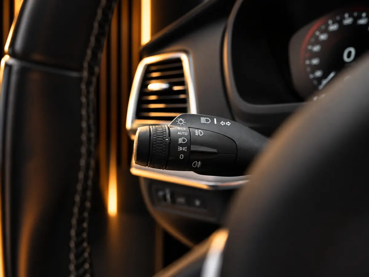 2.0 T8 Recharge AWD R-Design 7 Zits 421PK | Luchtvering | Pano | Memory | Harmon Kardon | Head-Up | 360 | 22'' | Trekhaak | Keyless | Digital Dash | Led | Leder | Stoel voor & achter | Stuur
