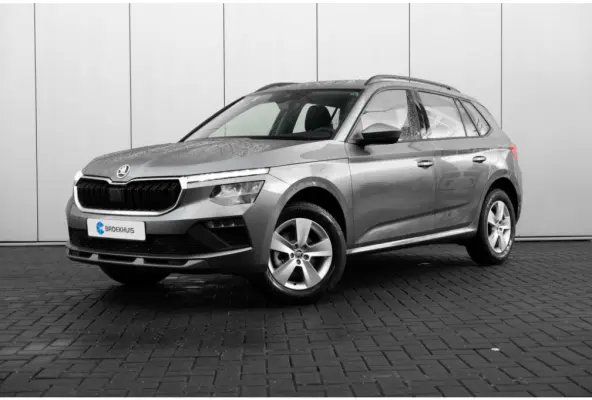 Selection | Cruise control met speedlimiter | Driver Activity Assistant, vermoeidheid waarschuwingssysteem | Front Assist, proactief remsysteem