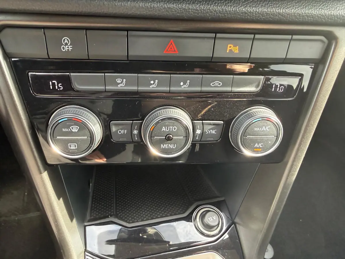 1.0 TSI Style | 1E EGENAAR | 3/6 OF 12MND GARANTIE | PANODAK | ACC | LANE ASSIST | AIRCO |