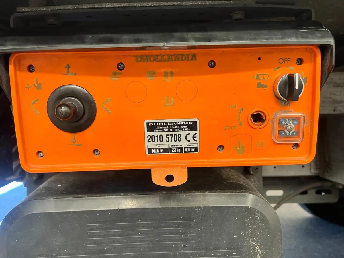 T35 2.3 150PK Automaat Bakwagen Laadklep Meubelbak Airco Cruise Control Navigatie