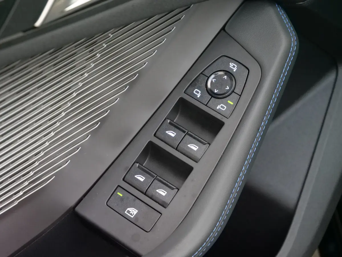 116 automaat 123pk M Sportpakket Pro Stoelverwarming /  Camera / Keyless entry