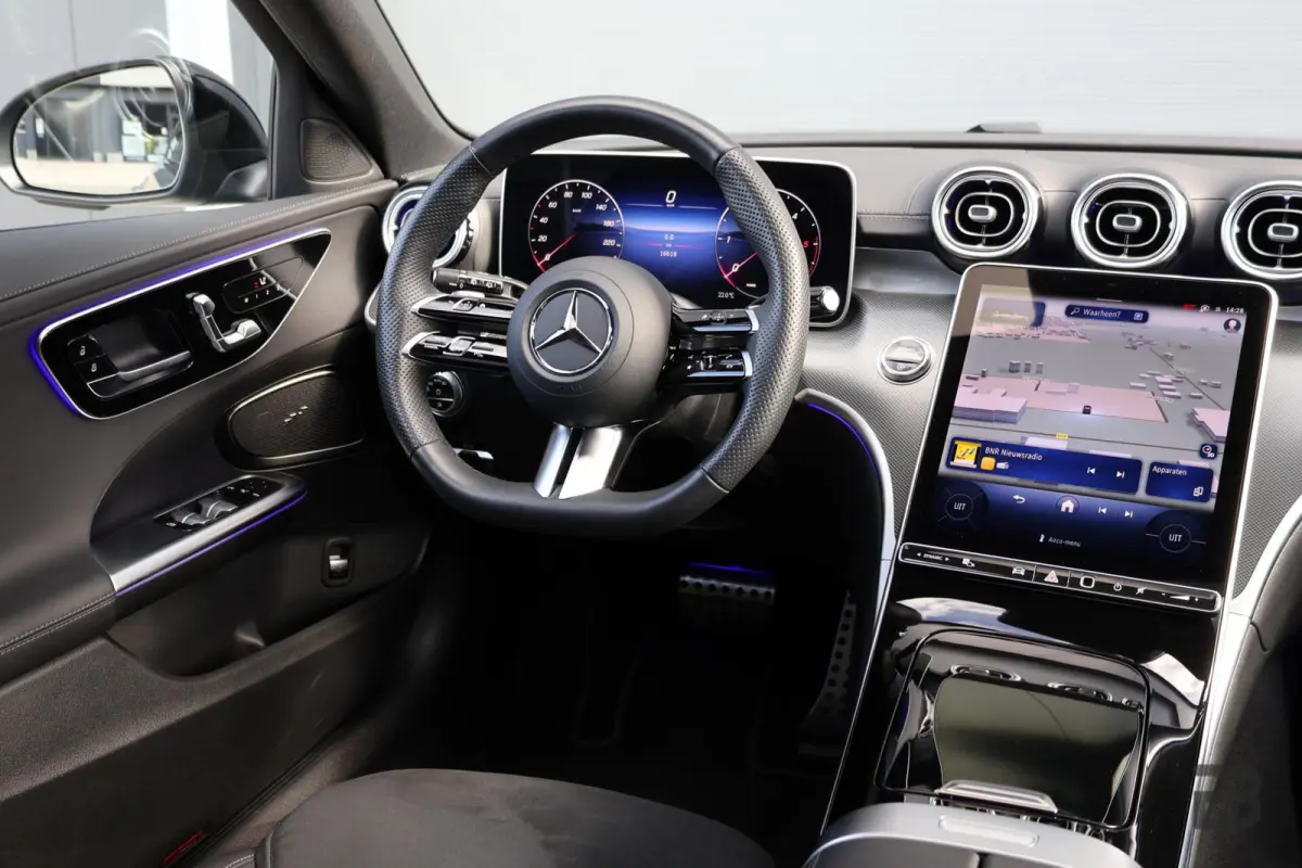 300 d AMG Line / Panoramadak / Memory Stoelen / Burmester Surround / Night Pakket / Trekhaak Wegklapbaar