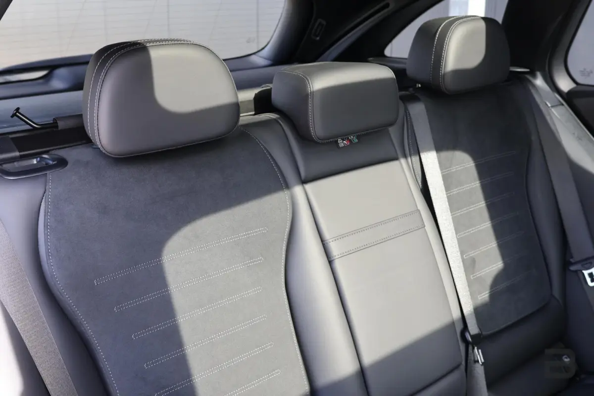 300 d AMG Line / Panoramadak / Memory Stoelen / Burmester Surround / Night Pakket / Trekhaak Wegklapbaar