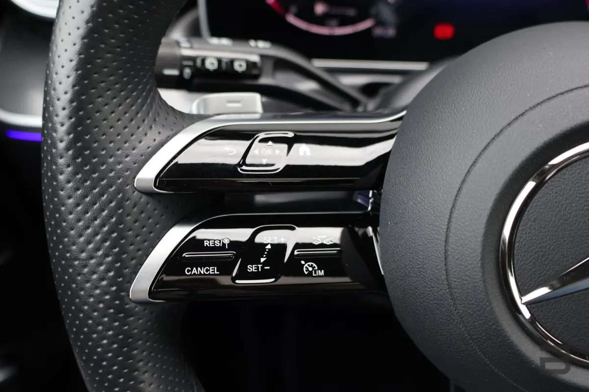 220 d AMG Line / Panoramadak / Memory Stoelen / Burmester Surround / Night Pakket / Trekhaak Wegklapbaar