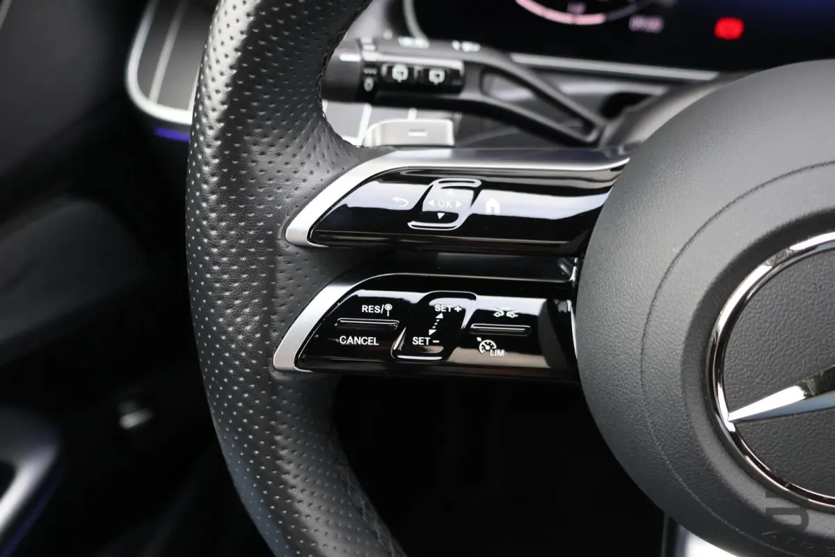 300 d AMG Line / Panoramadak / Memory Stoelen / Burmester Surround / Night Pakket / Trekhaak Wegklapbaar