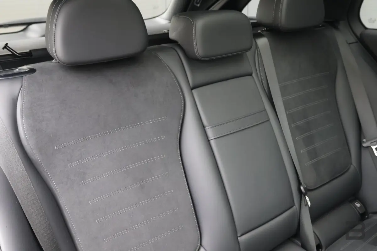 300 d AMG Line / Panoramadak / Memory Stoelen / Burmester Surround / Night Pakket / Trekhaak Wegklapbaar