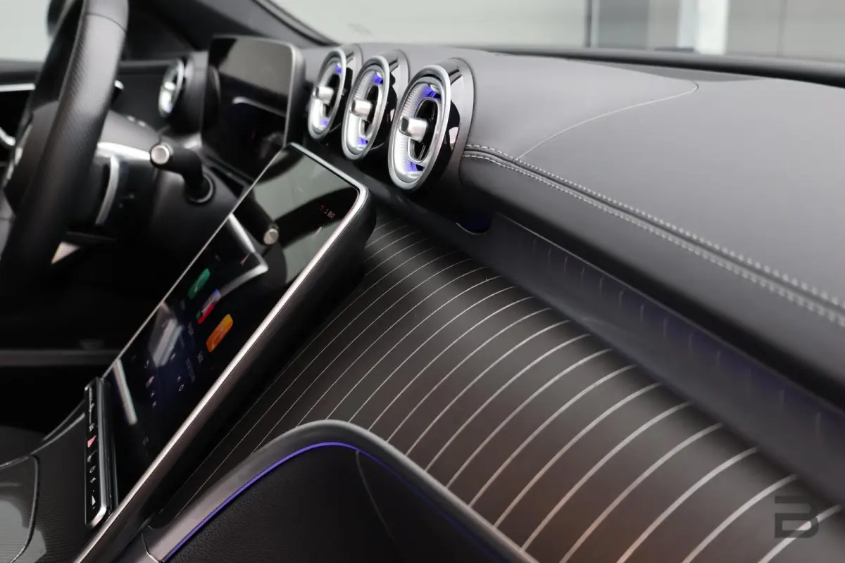 300 d AMG Line / Panoramadak / Memory Stoelen / Burmester Surround / Night Pakket / Trekhaak Wegklapbaar