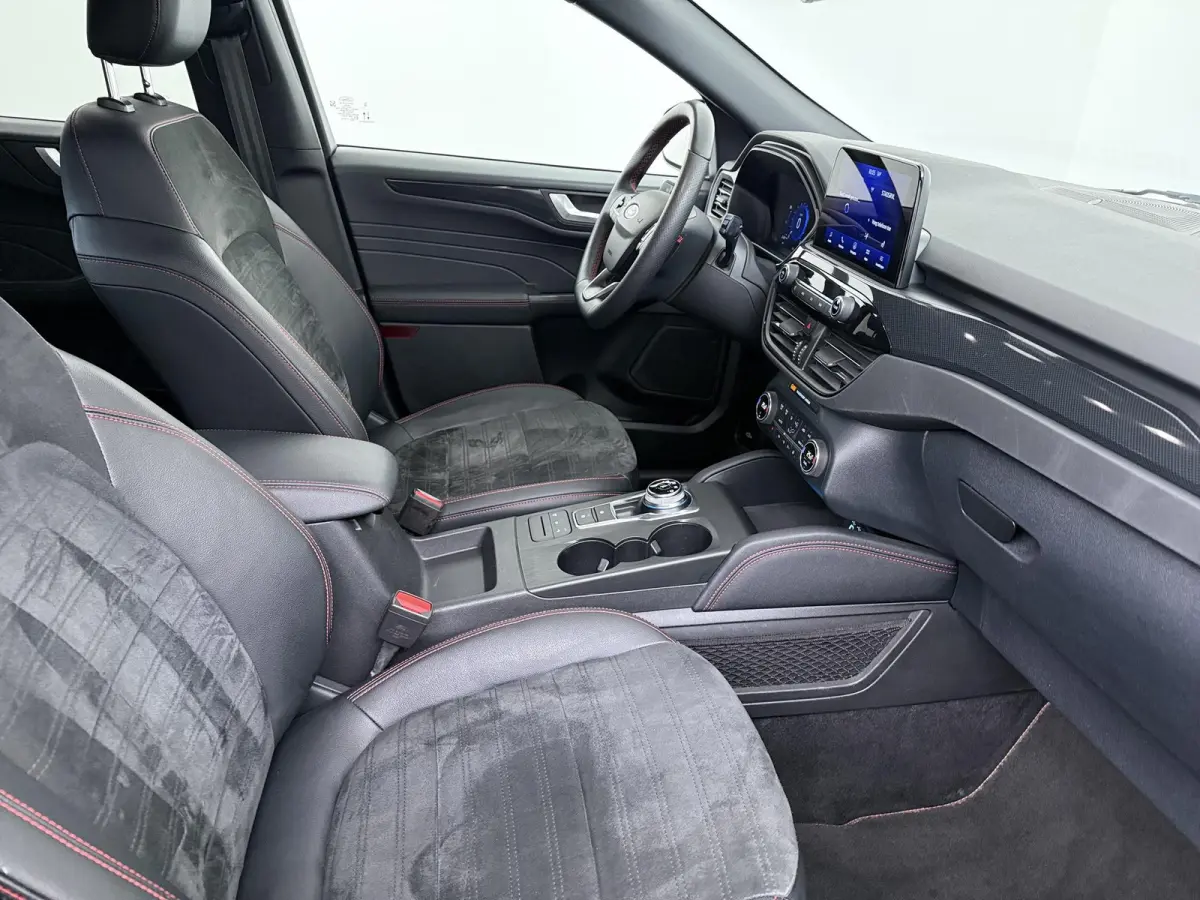 2.5 PHEV ST-Line X | Stoel- & Stuurverw. | Trekhaak |