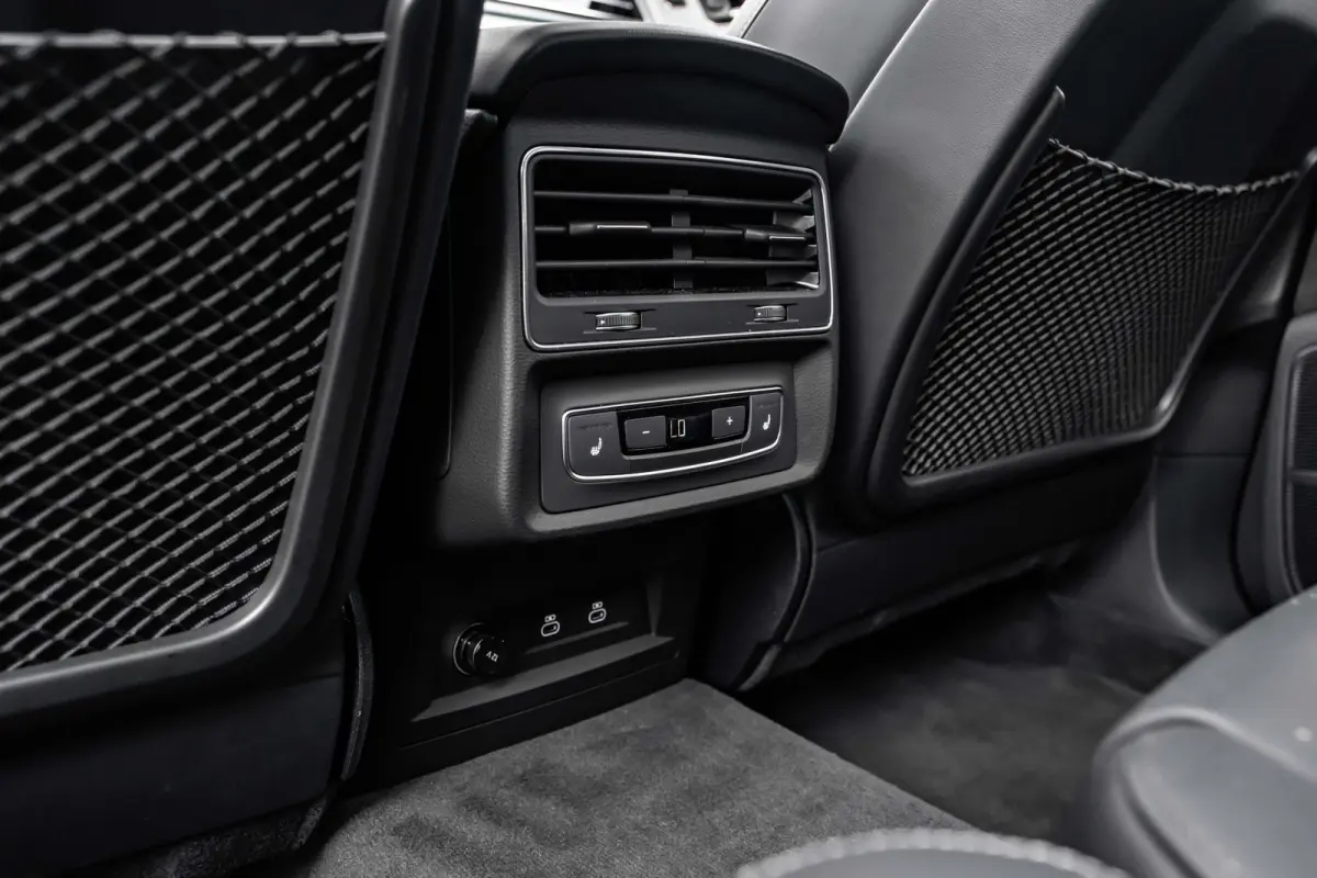 60 TFSI e quattro Pro Line S Competition 490PK | Trekhaak | Panorama Dak | B&O | Laser LED Koplampen | Akoestisch Glas | Valcona Ledere Bekleding