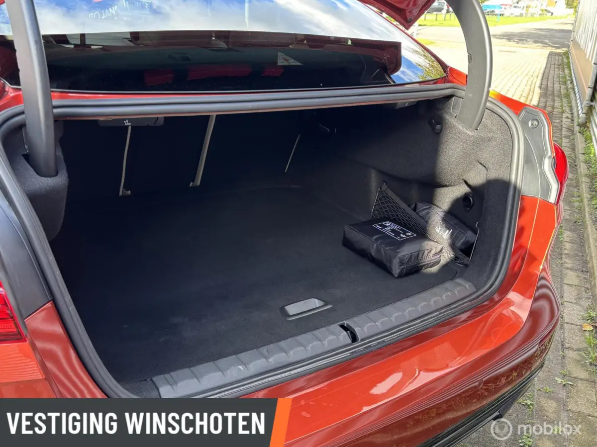 218i Executive | Stoel/stuurverwarming | Cruise | Clima |