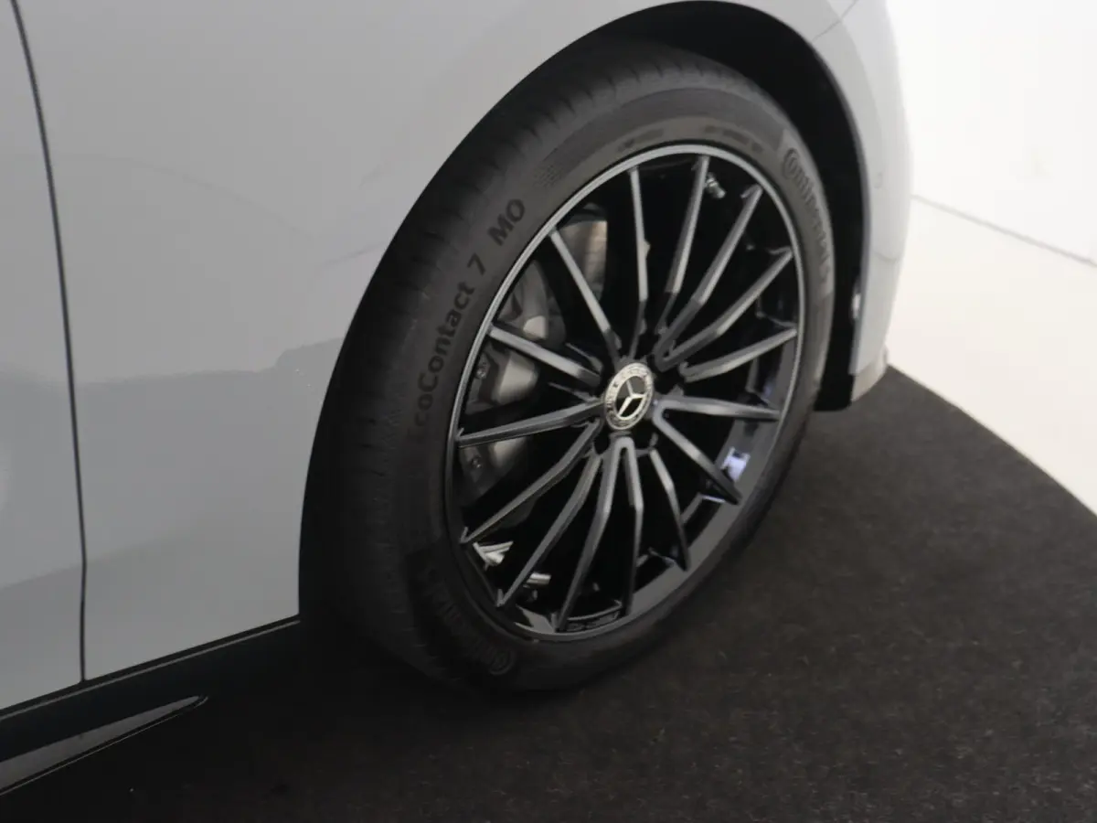 400 4MATIC Launch Edition 94 kWh / Winterpakket / Sky-control / Superscreen / Burmester / 20inch / 22Kw /