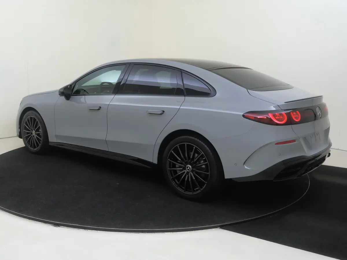 400 4MATIC Launch Edition 94 kWh / Winterpakket / Sky-control / Superscreen / Burmester / 20inch / 22Kw /