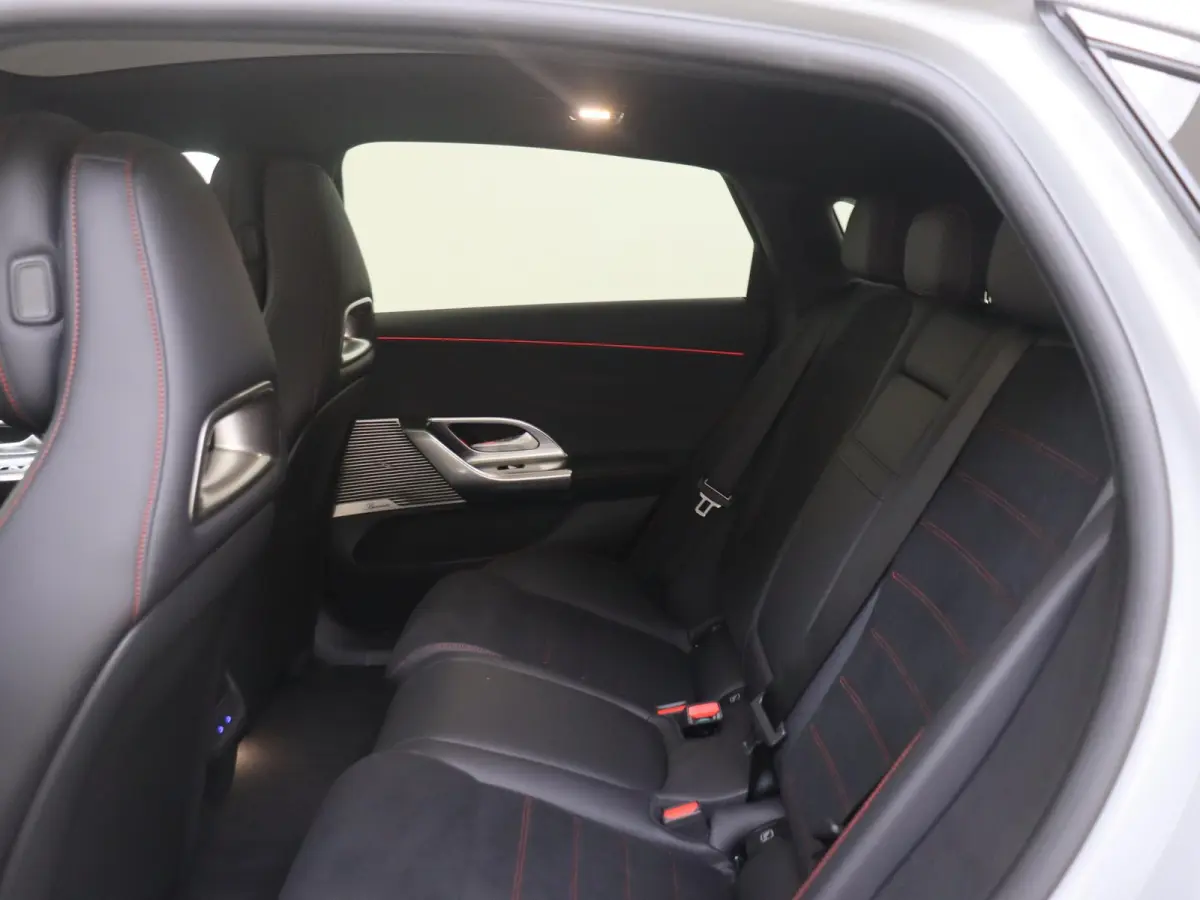 400 4MATIC Launch Edition 94 kWh / Winterpakket / Sky-control / Superscreen / Burmester / 20inch / 22Kw /